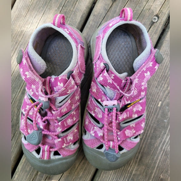 Keen Sandles Big Kids Size 3 Pink Velcro Camping Hiking - Picture 2 of 6